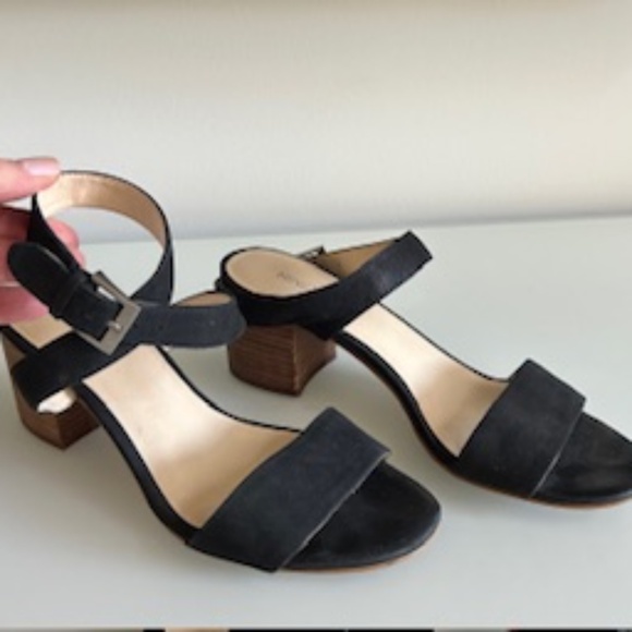 Nine West Suede Sandal with Wrap Around Silver Buckle - Size 7.5 - Picture 1 of 4